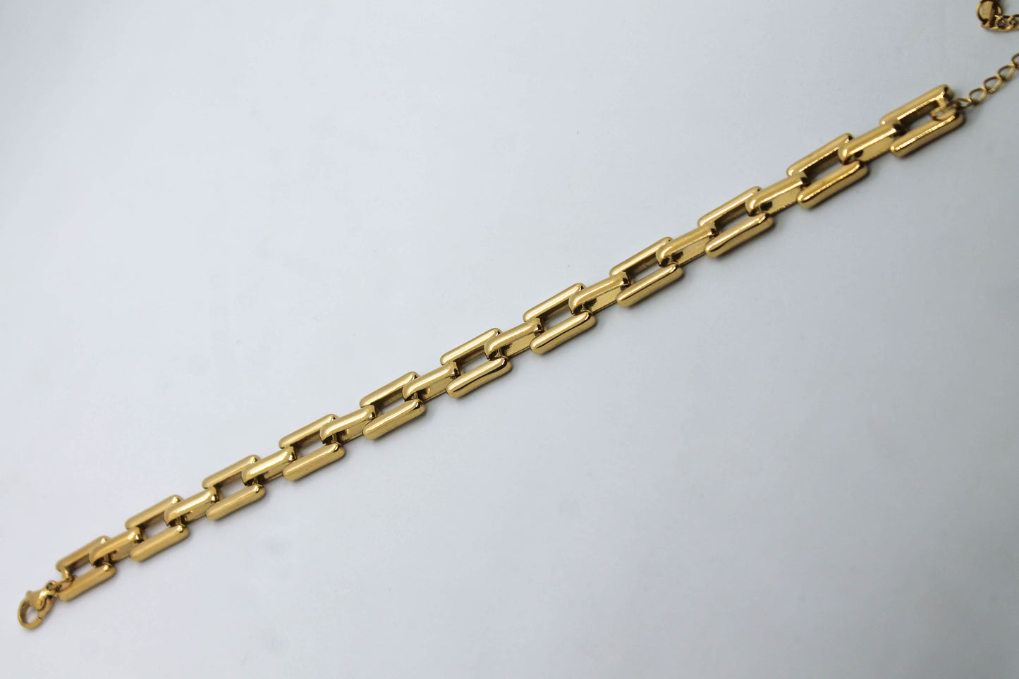 PULSERA ESLABONES RECTANGULARES; TONO DORADO