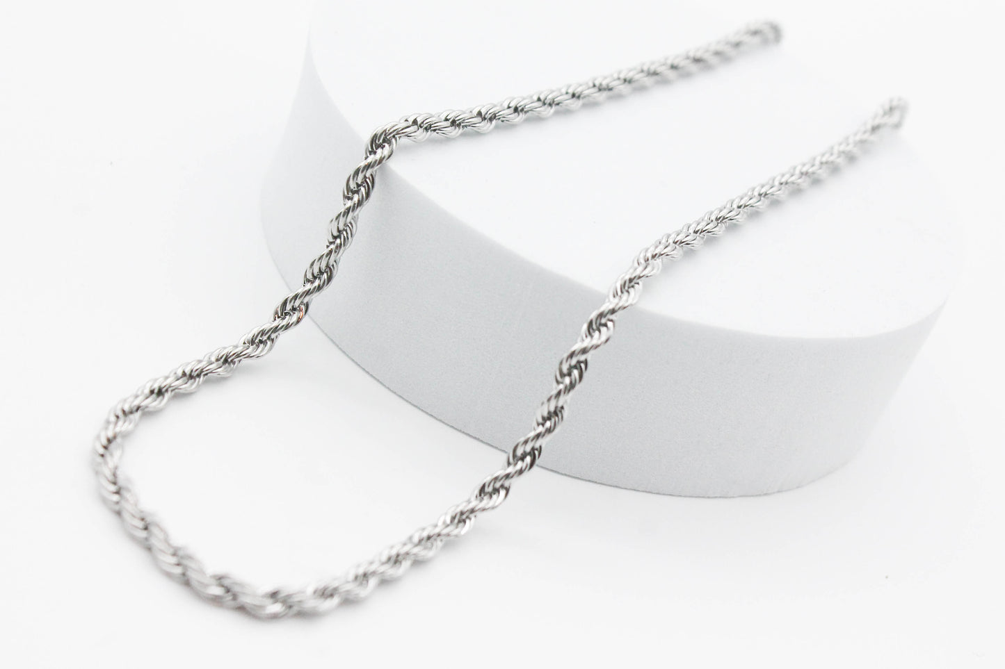 CADENA TORSAL 5MM X 60CMS; TONO PLATEADO