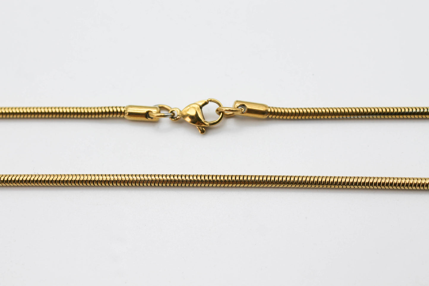 CADENA CUERPO DE SERPIENTE 3MM X 45CMS; TONO DORADO