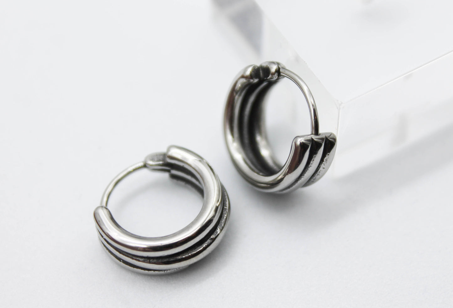 ARRACADA TRIPLE 11MM; 6MM DE GROSOR; TONO PLATEADO