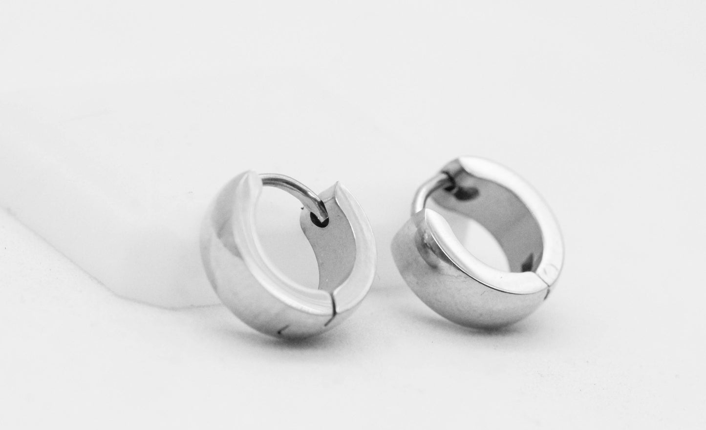HUGGIE PLATEADO 10X4MM