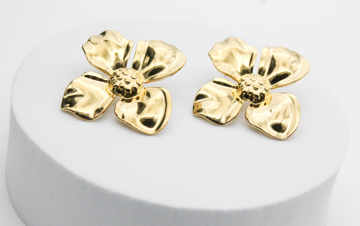ARETES FLOR MAXI 40MM; TONO DORADO*