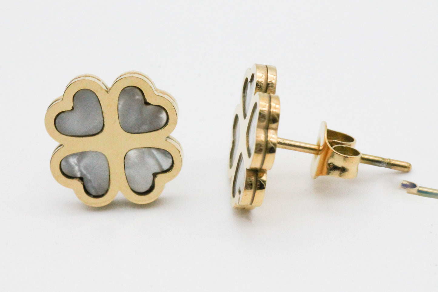BROQUEL TREBOL 4 CORAZONES MADRE PERLA 10MM