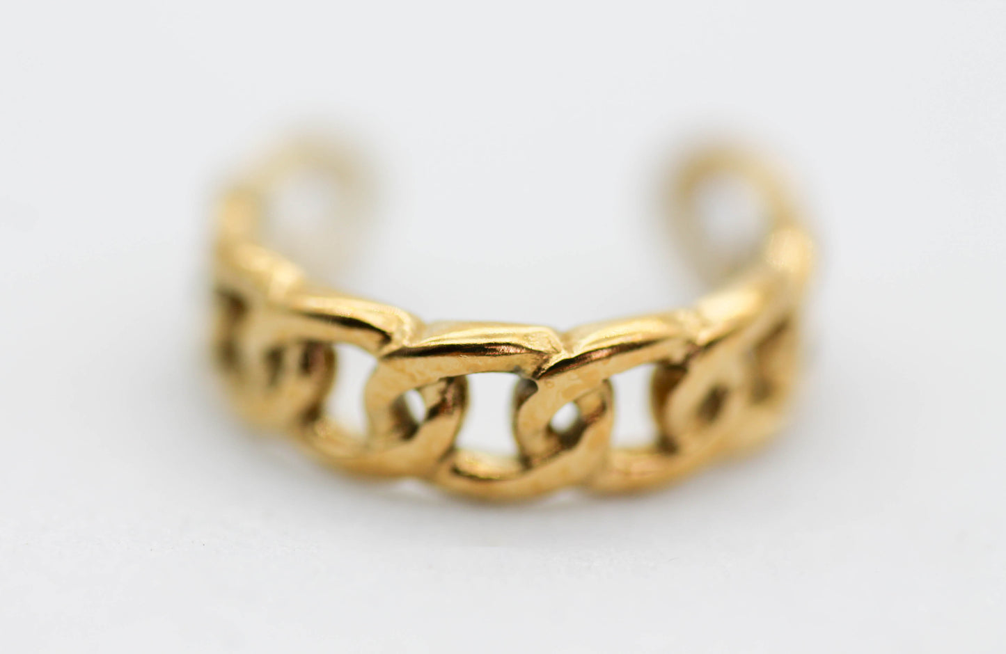 *EAR CUFF/ PIERNCIG FALSO/CONCIENCIAS ESLABON 4MM DE ANCHO , TONO DORADO*