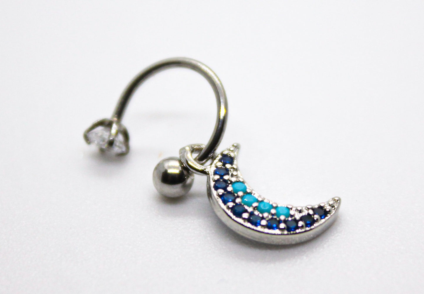 PIERCING CURVO CON LUNA; TONO PLATEADO