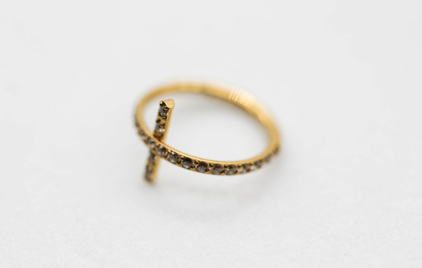 PIERCING ARGOLLA 12MM CRUZ CIRCONIAS; TONO DORADO