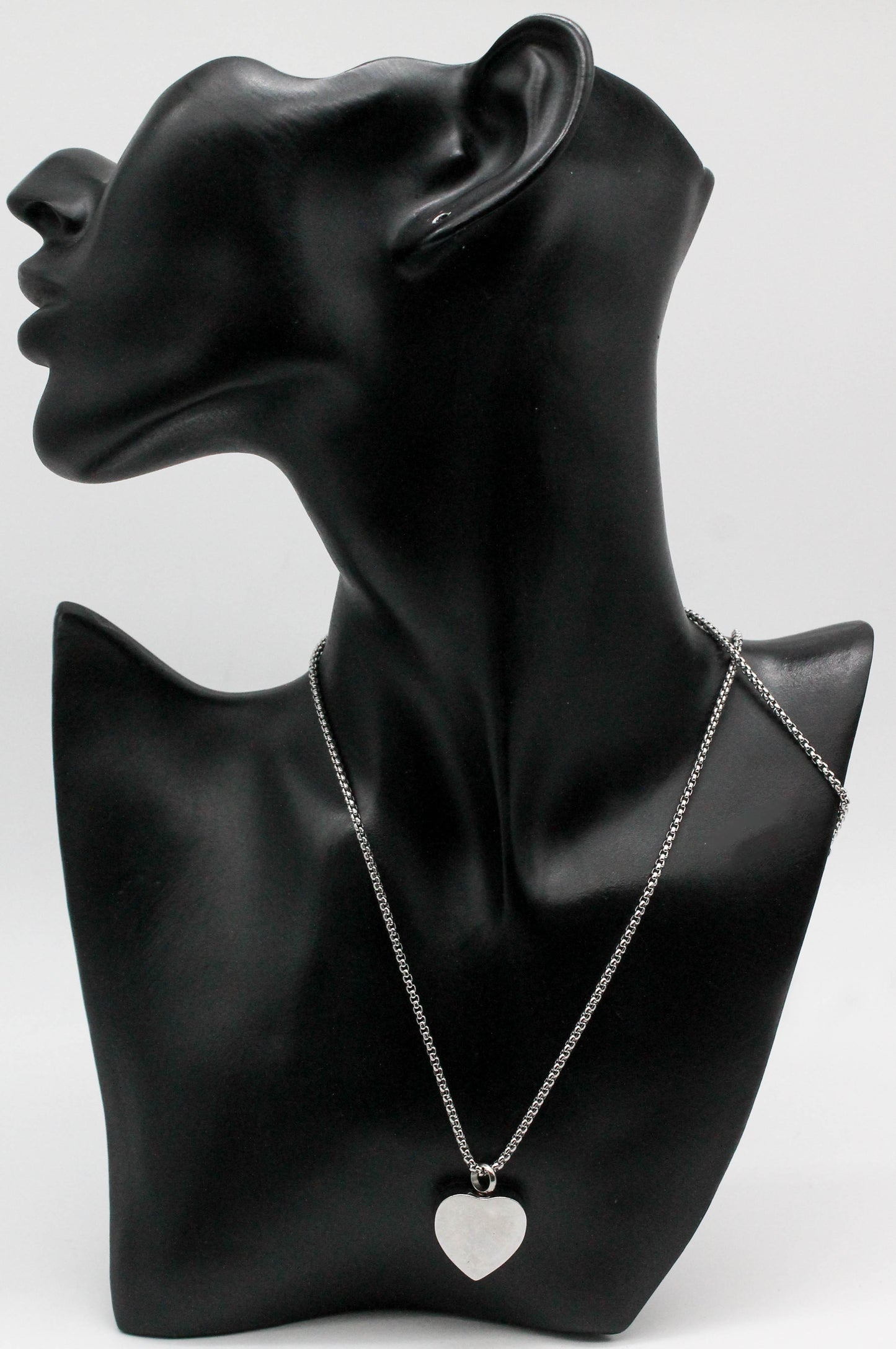 COLLAR DE URNA PARA CENIZAS CORAZON 20MM CADENA GRUESA 60CM; TONO PLATEADO