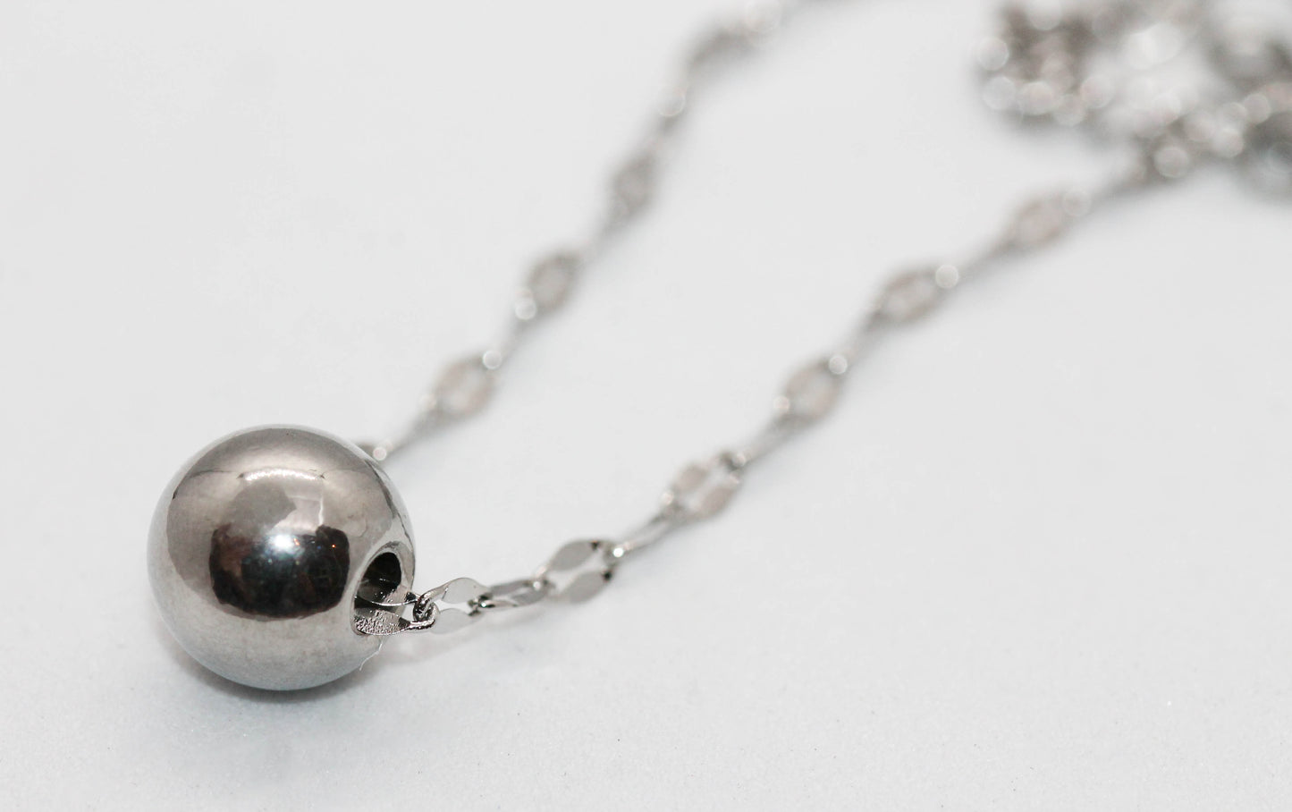 COLLAR ESLABON PLANO ESFERA LISA 8MM,40CM + EXTENSION 6CM; TONO PLATEADO