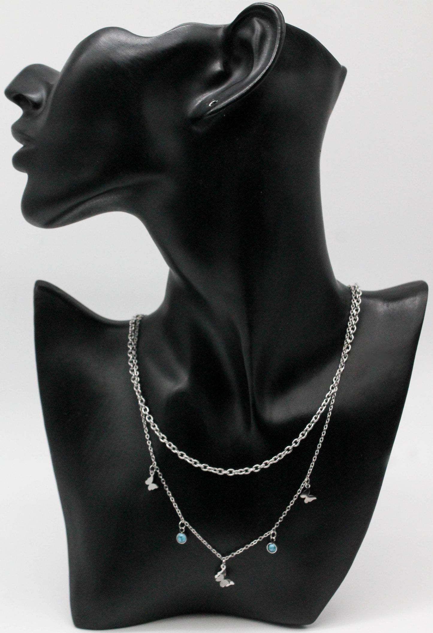 COLLAR DOBLE ESLABON GRUESO 40CM, CADENA DELGADA 3 MARIPOSA COLGANDO LISA 6MM AZUC 8MM 2 PIEDRA AZULES, 44CM + EXTENSION 5CM; TONO PLATEADO