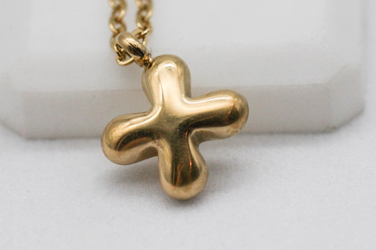 COLLAR INICIAL GLOBO MINI 8MM; TONO DORADO ¡Elige tu inicial!