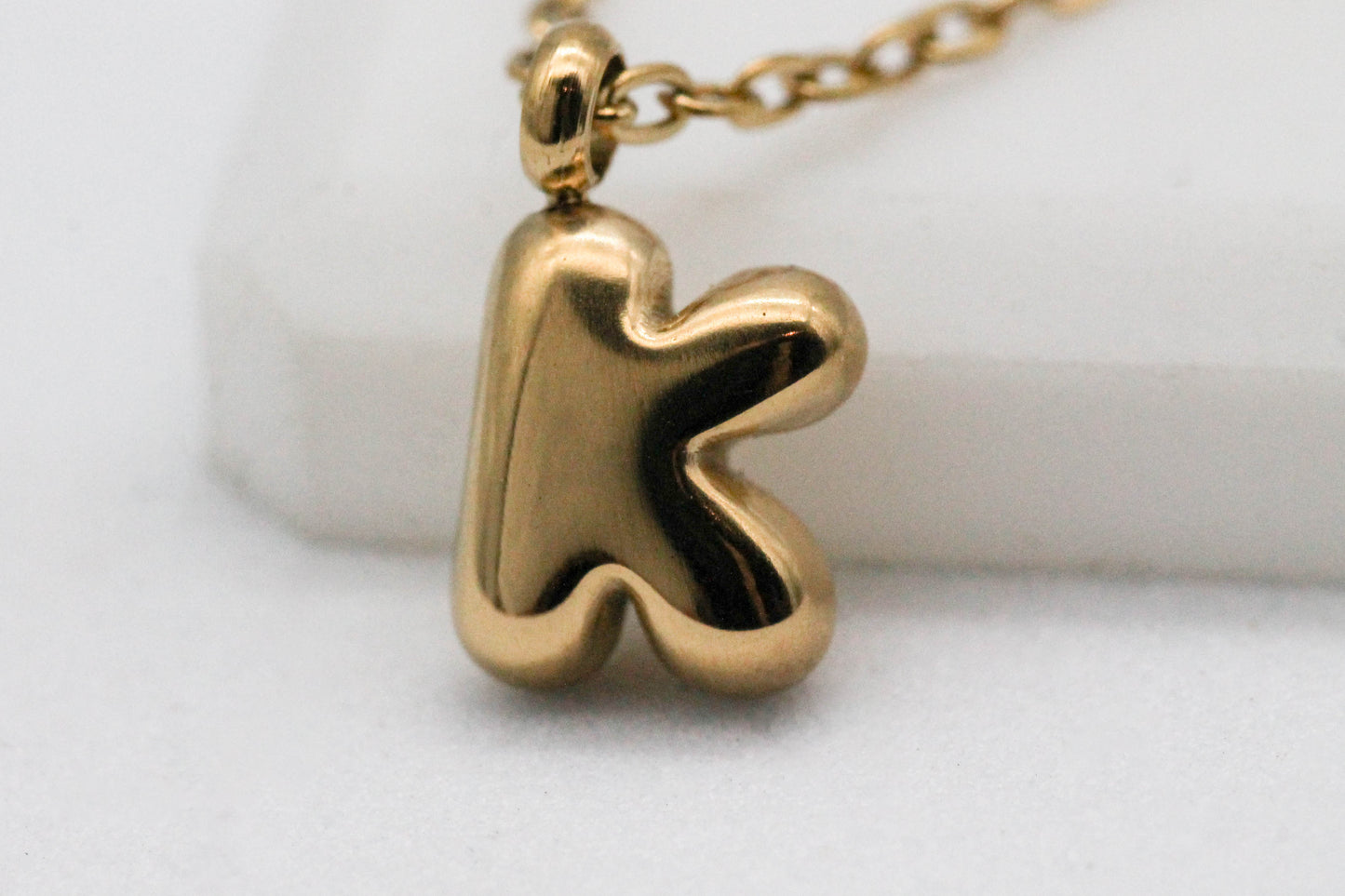 COLLAR INICIAL GLOBO MINI 8MM; TONO DORADO ¡Elige tu inicial!