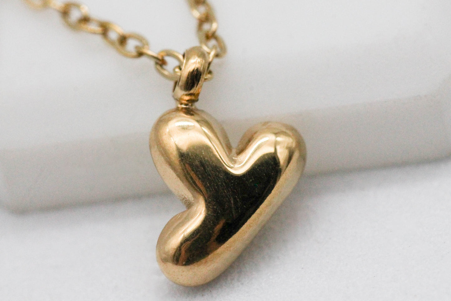 COLLAR INICIAL GLOBO MINI 8MM; TONO DORADO ¡Elige tu inicial!