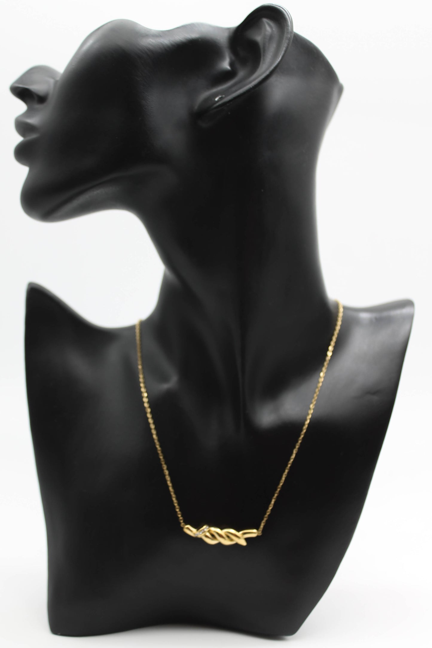 COLLAR CLAVO ENREDADO CIRCONIAS 35MM CADENA 45CMS + 5CMS DE EXTENSION; TONO DORADO