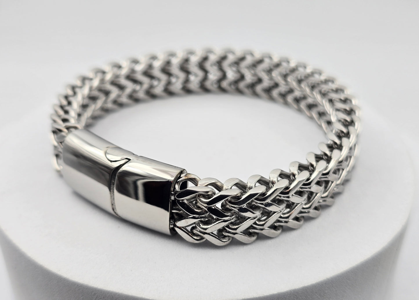 PULSERA CABALLERO CADENA DOBLE ESPIGA 21CMS LARGO; 12 X 6MM ANCHO; TONO PLATEADO