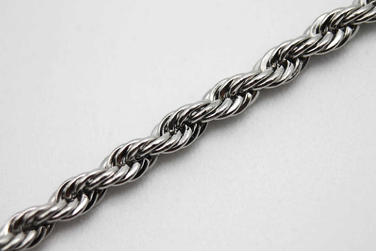 CADENA TORSAL 3MM X 60CMS; TONO PLATEADO