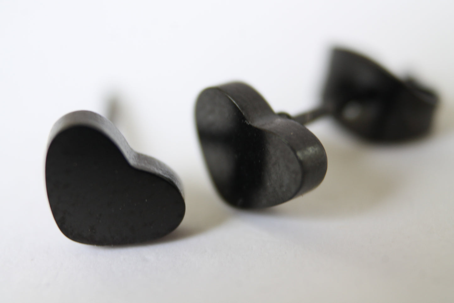 BROQUEL CORAZON NEGRO 7 MM