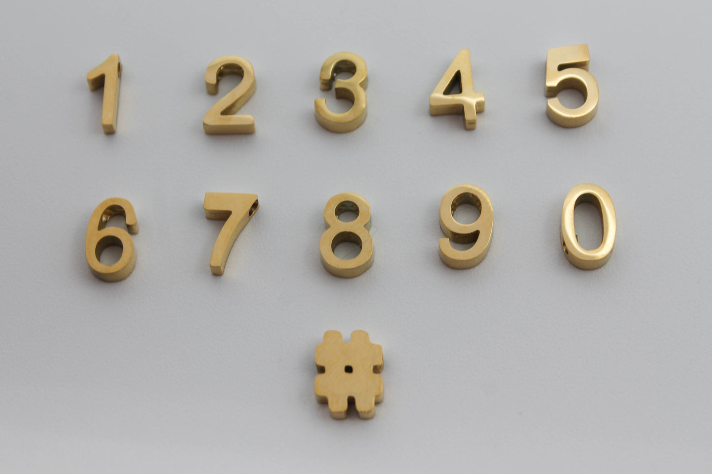 COLLAR PERSONALIZADO 8 PZAS TONO DORADO