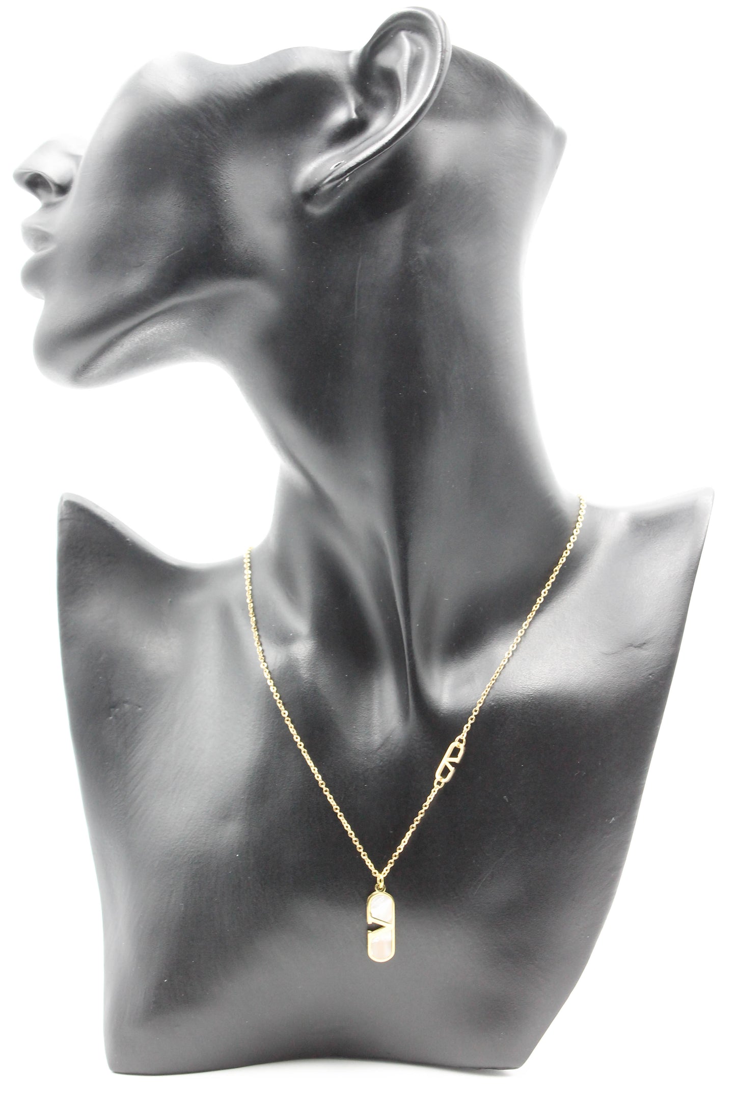 COLLAR LENTES "V" MADRE PERLA