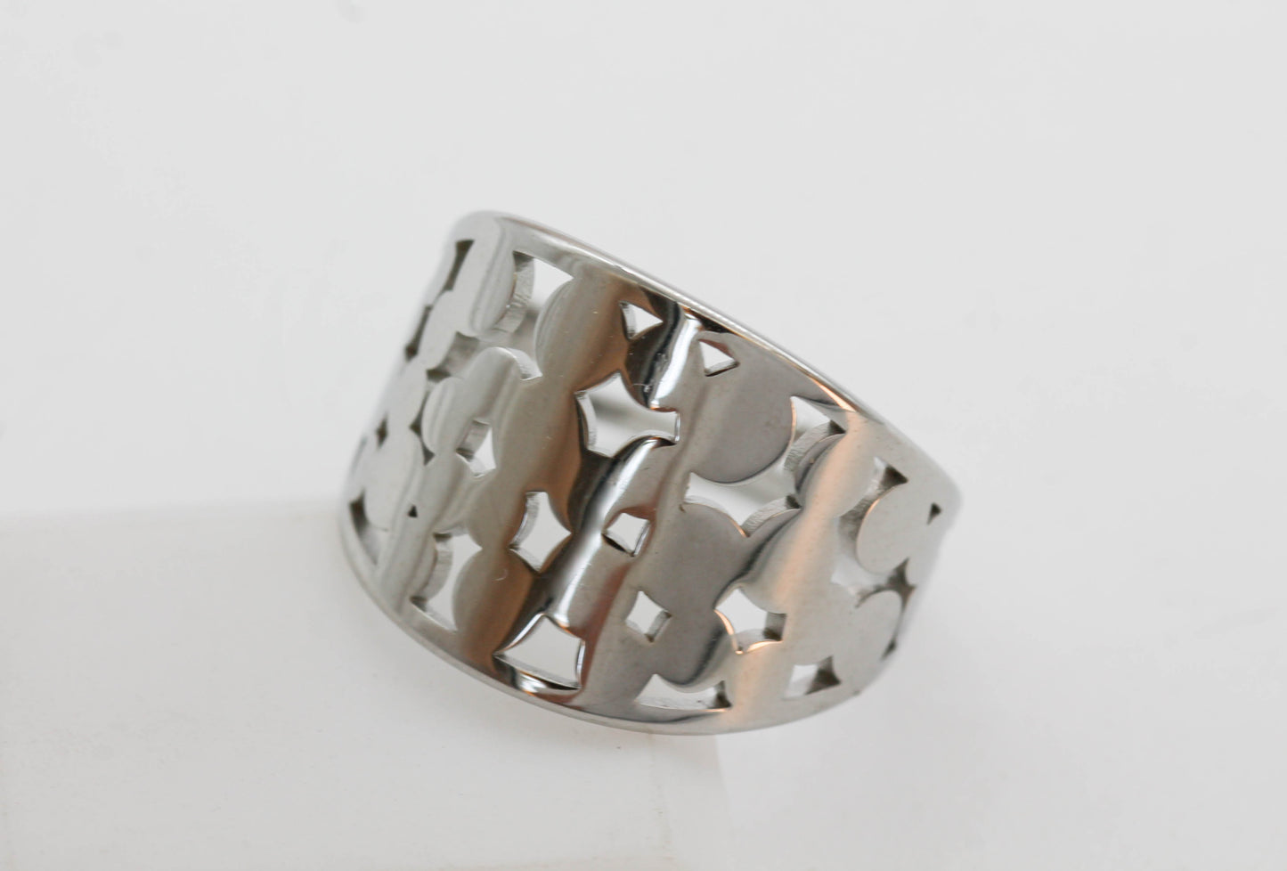 ANILLO ANCHO PLAQUITAS CIRCULARES, PLATEADO