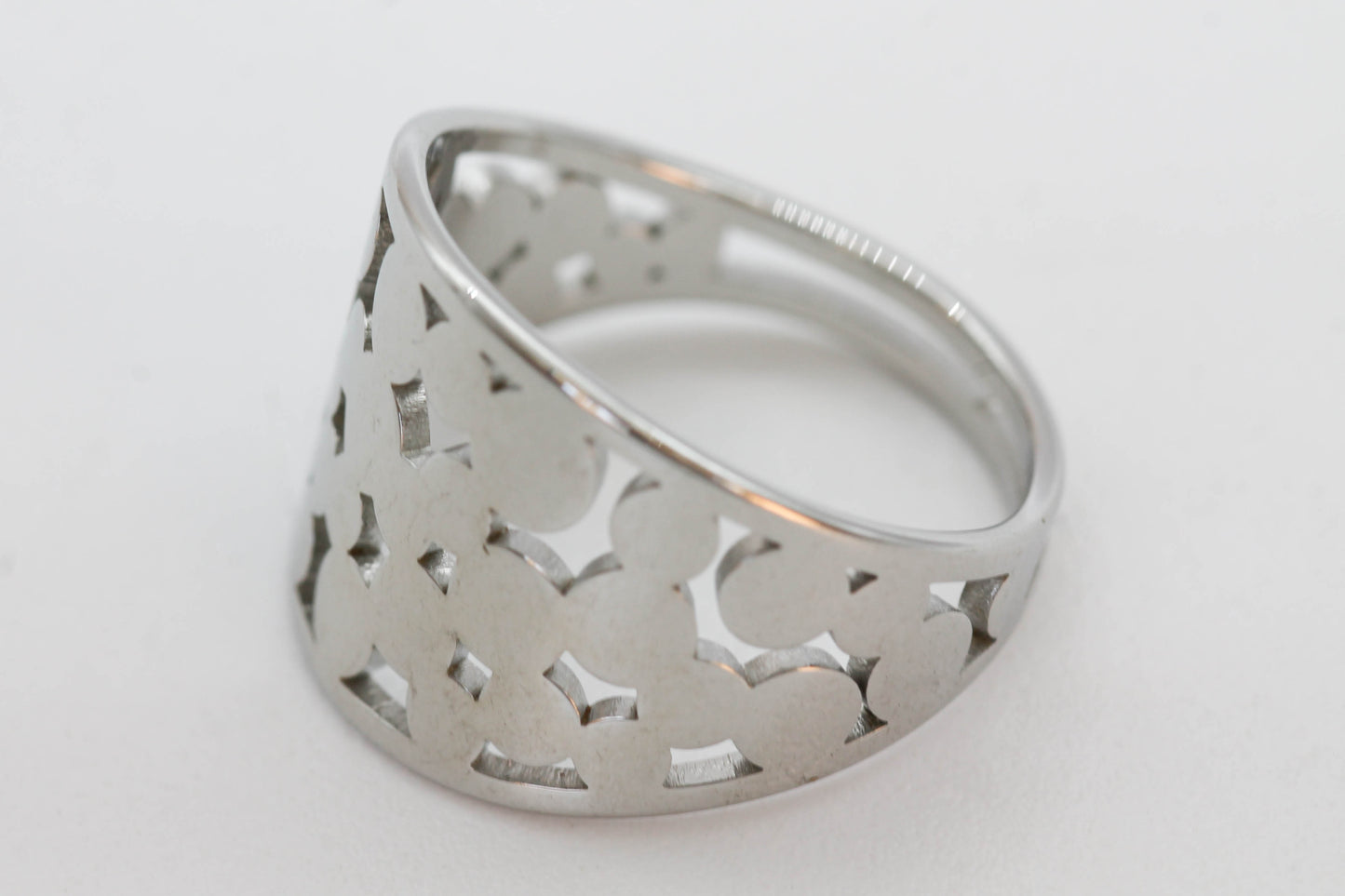 ANILLO ANCHO PLAQUITAS CIRCULARES, PLATEADO