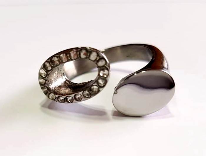 ANILLO ELEGANTE CIRCONIAS DORADO PLATEADO ACERO QUIRURGICO INOXIDABLE 316L REGALO MUJER DETALLE CALIDAD PRODUCTOS DE IMPORTACIÓN GUADALAJARA MÉXICO ENVÍOS DAMA JUVENIL MODA TENDENCIA DISEÑO GARANTÍA