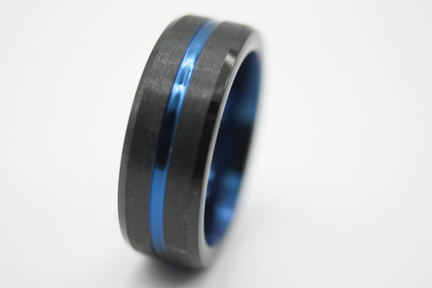 ANILLO NEGRO MATE LINEA AZUL AL CENTRO