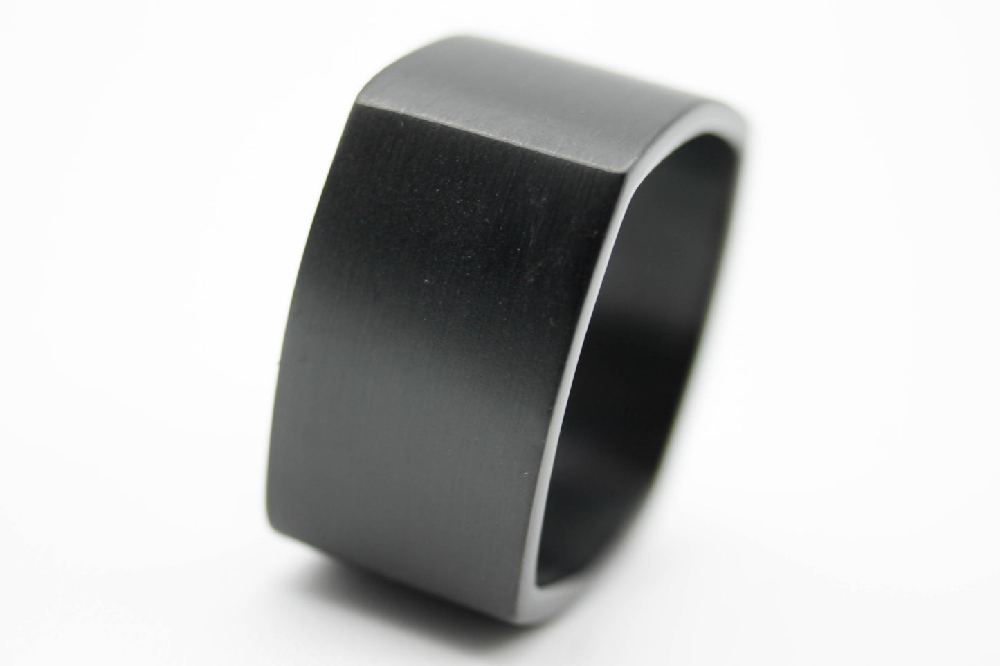 ANILLO CUADRADO NEGRO