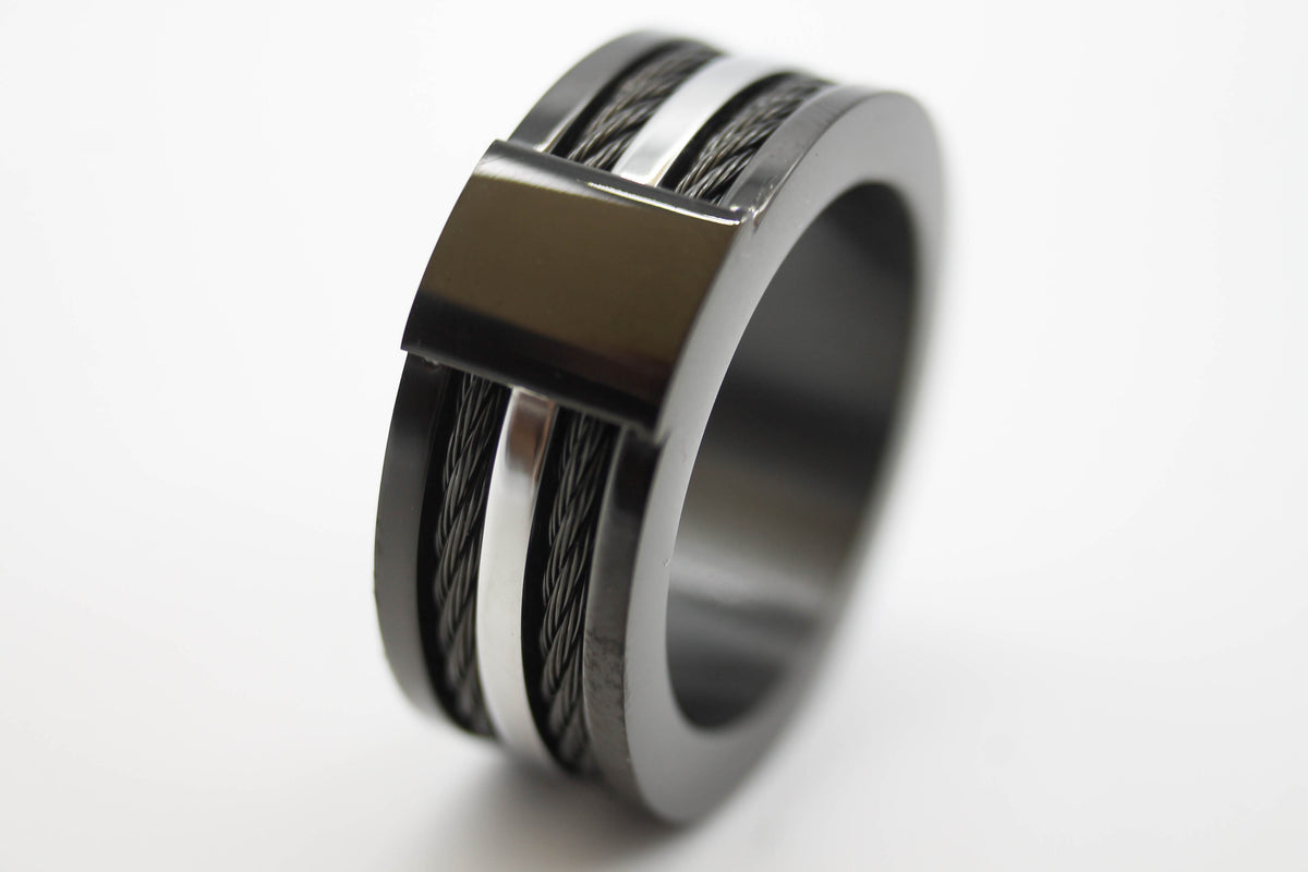 ANILLO NEGRO CON PIEDRA, CABLE LINEA PLATEADA