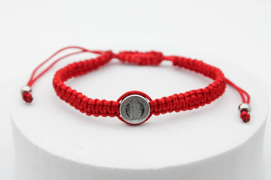 PULSERA SAN BENITO HILO ROJO TEJIDA,DIJE PLATEADO