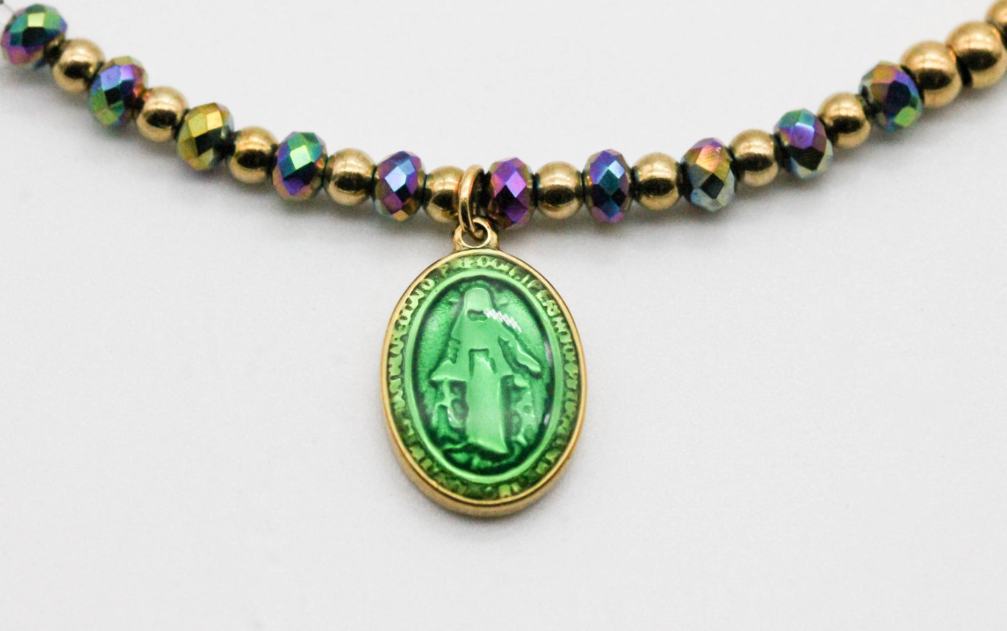 PULSERA ESFERITAS CRISTALES TORNASOL MEDALLA VIRGEN MILAGROSA ELASTICO