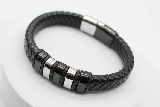 PULSERA CABALLERO PIEL TRENZA 12MM GROSOR 3 PLACAS NG/2 PLAT; BROCHE PLATEADO/ NEGRO