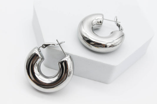 ARRACADA CHUNKY 31MM; TONO PLATEADO