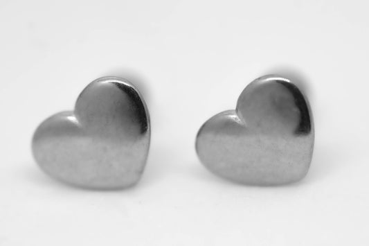 BROQUEL CORAZON 3D 9MM; TOPE DE ROSCA; TONO PLATEADO