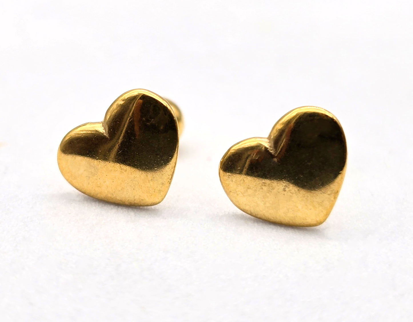 BROQUEL CORAZON 3D 9MM; TOPE DE ROSCA; TONO DORADO