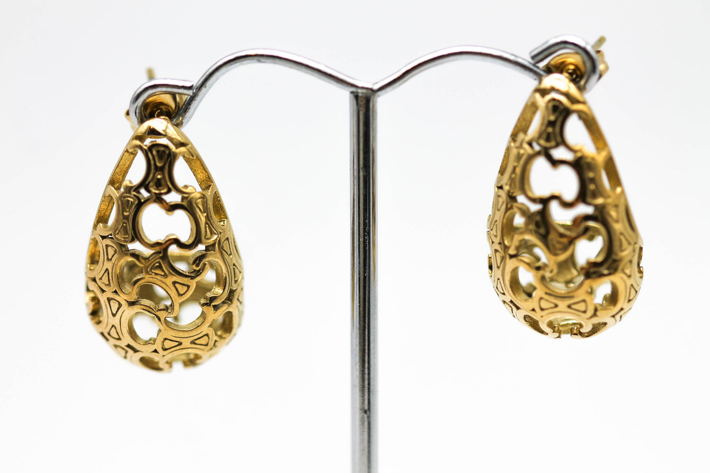 ARETES GOTA BV TROQUELADOS; TONO DORADO