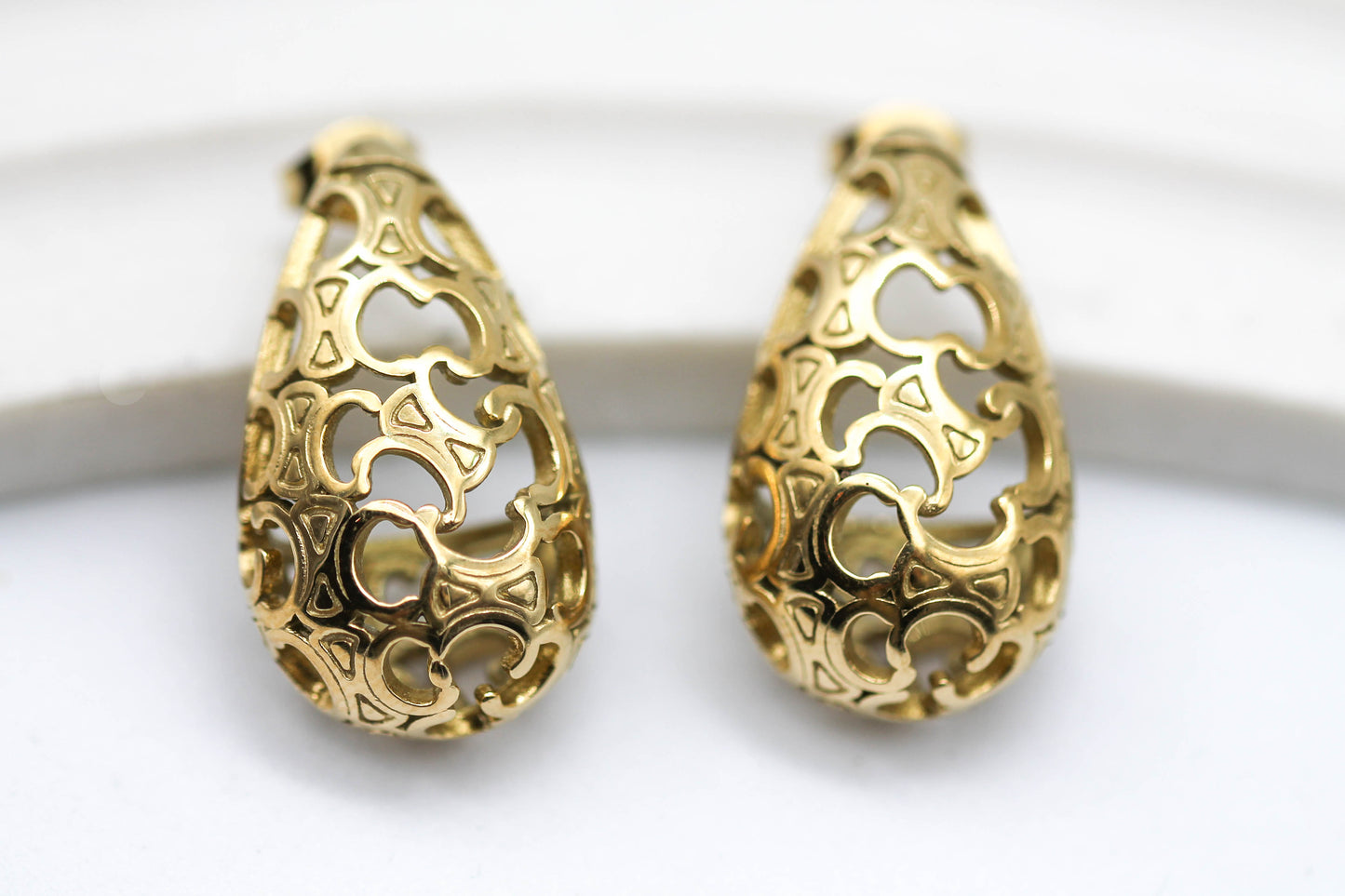 ARETES GOTA BV TROQUELADOS; TONO DORADO