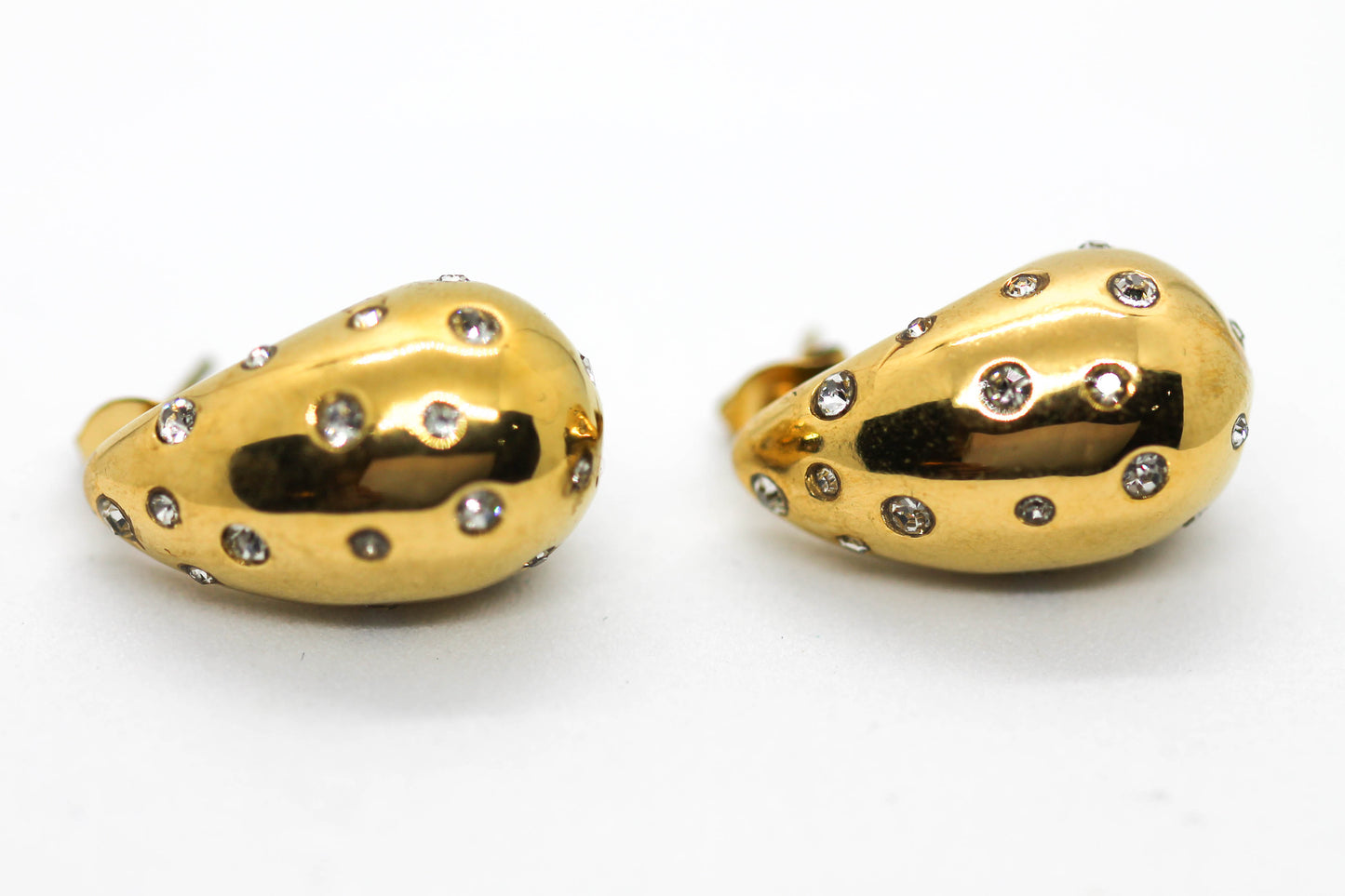 ARETES GOTA BV CON CIRCONIAS HUECA 22MM; TONO DORADO