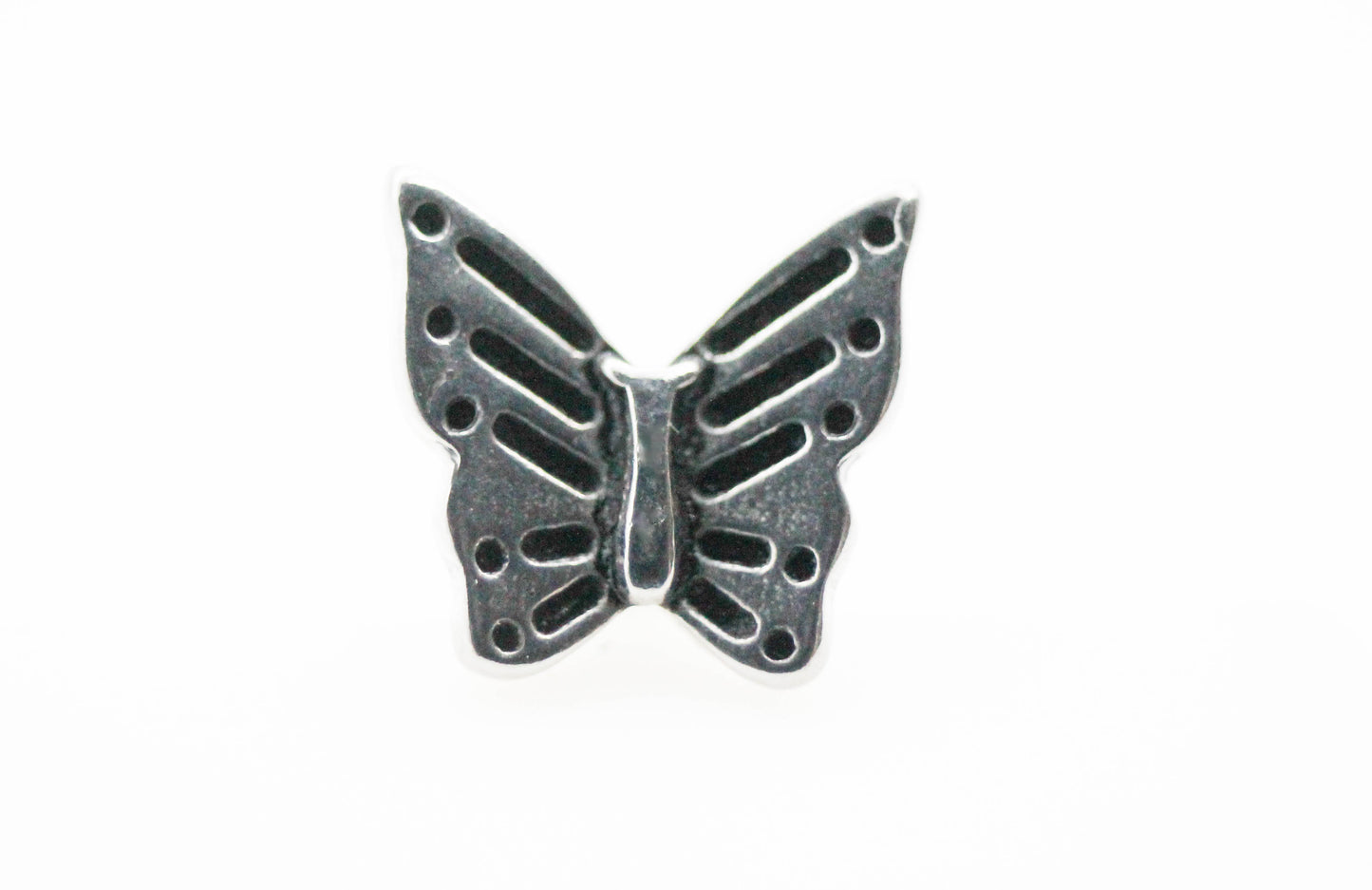 PIERCING MARIPOSA TONO PLATEADO