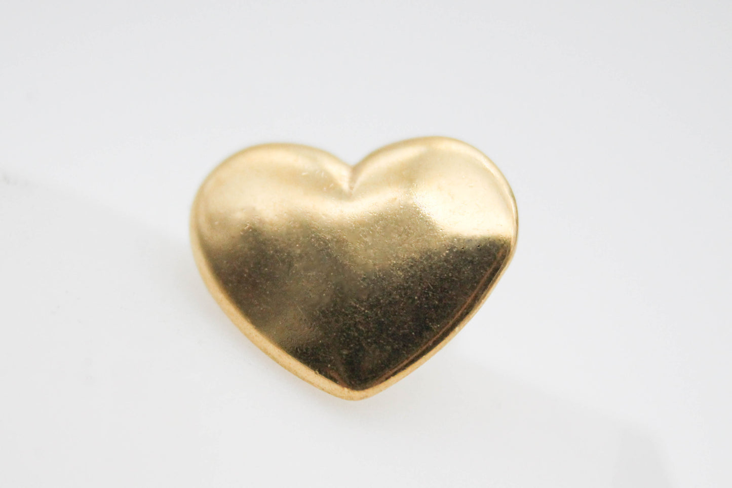 PIERCING CORAZON PLANO 8MM SOLIDO DORADO