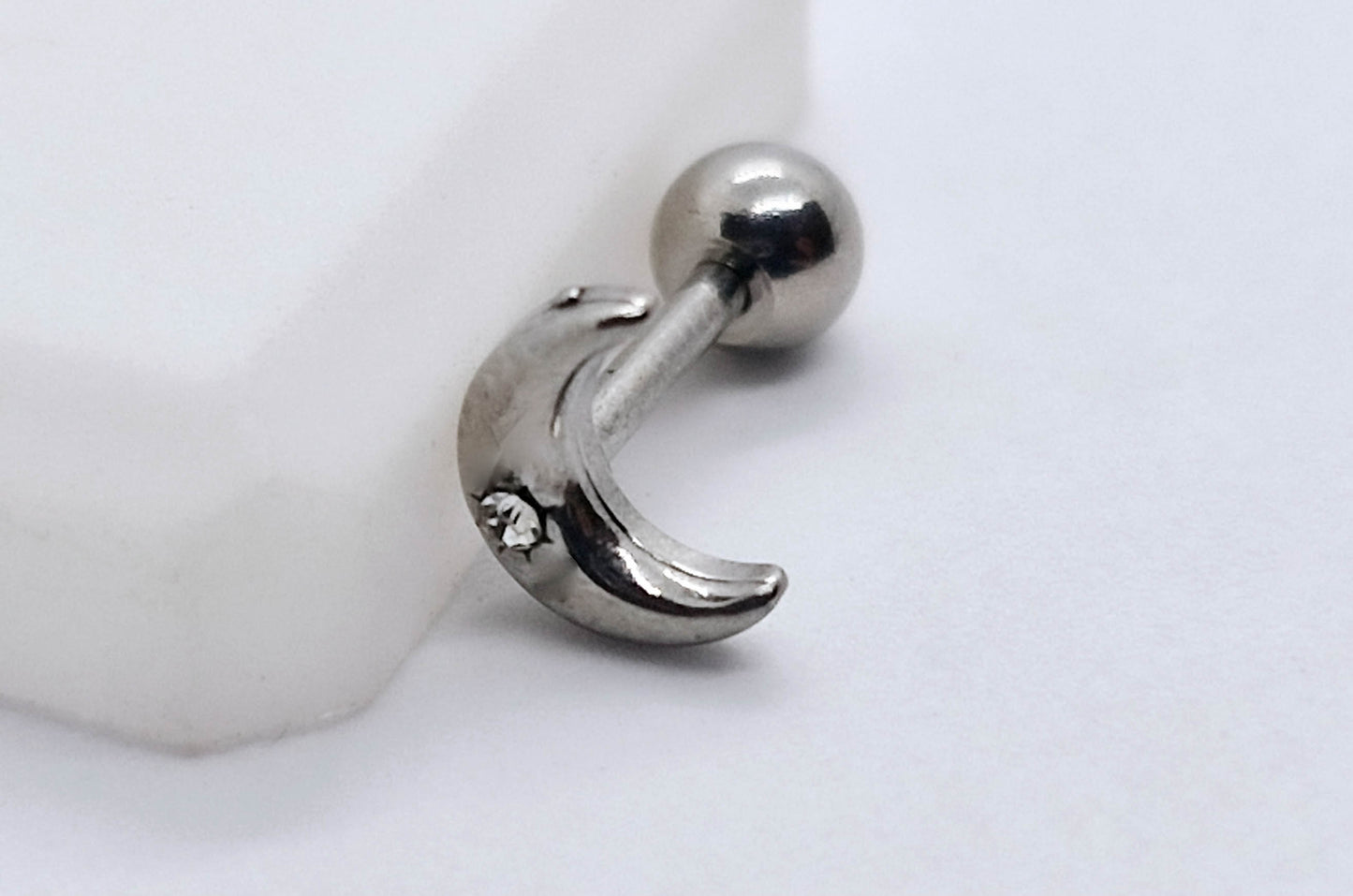 PIERCING LUNA CON MINI CIRCONIA AL CENTRO; TONO PLATEADO