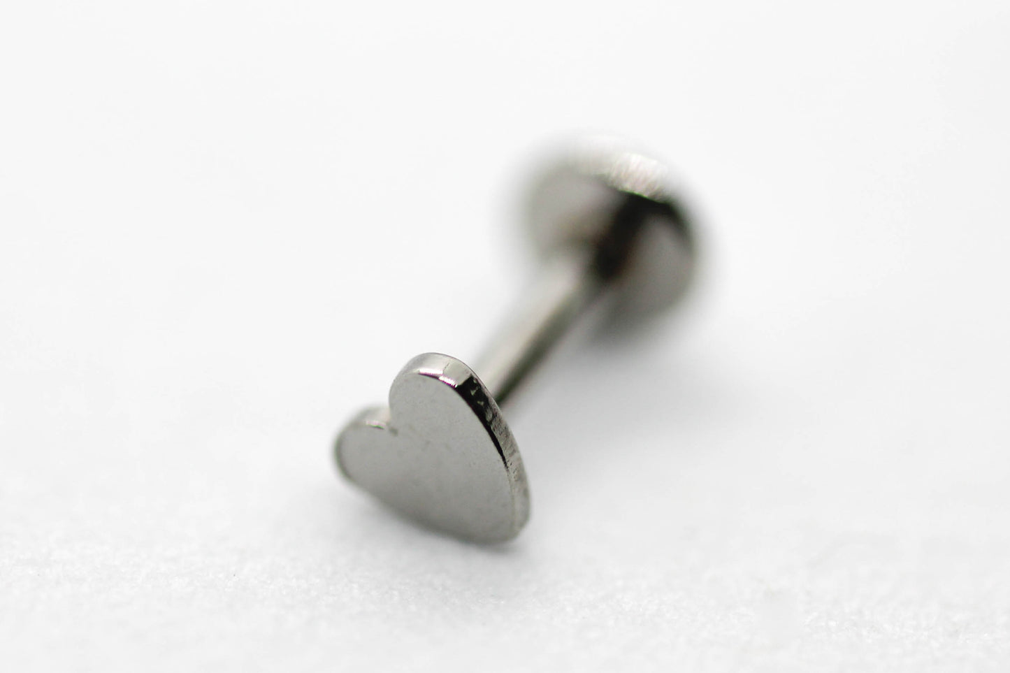 PIERCING TITANIO CORAZON POSTE 8MM