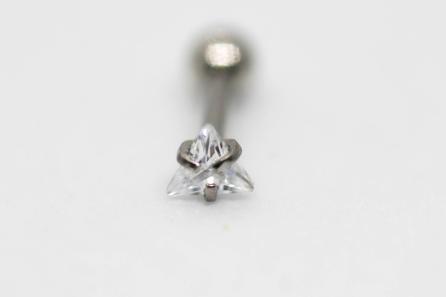 PIERCING CIRCONIA TRIANGULO 3MM; TONO PLATEADO