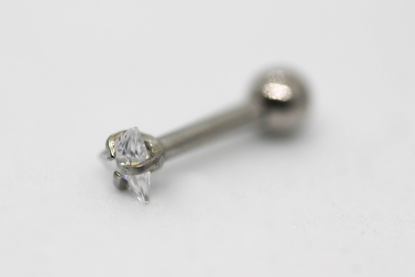 PIERCING CIRCONIA TRIANGULO 3MM; TONO PLATEADO