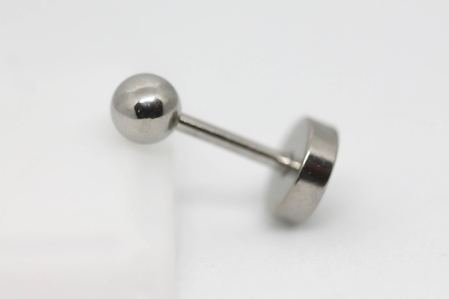 PIERCING ESFERA 4MM TOPE DE ROSCA GRUESO; TONO PLATEADO