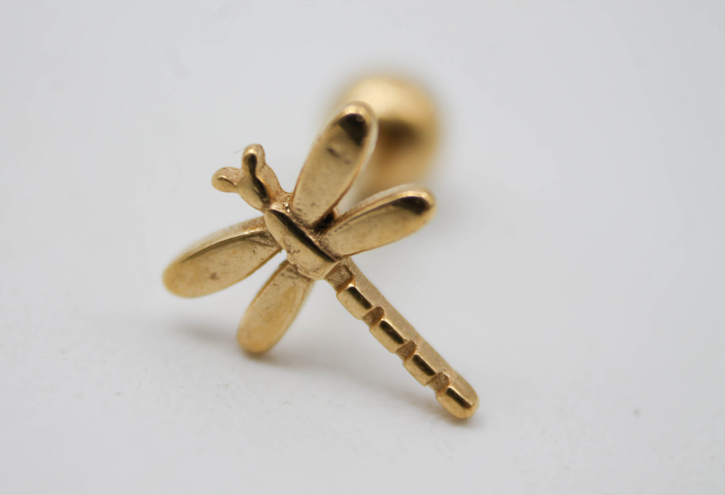 PIERCING LIBELULA 9MM, TONO DORADO