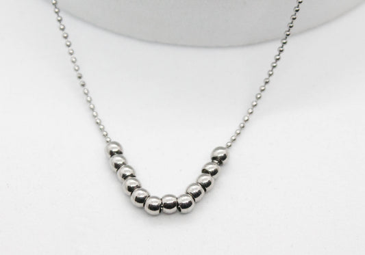 COLLAR CADENA MINI ESFERITAS 12 ESFERAS 3MM, 40CM + EXTENSION 5CM; TONO PLATEADO
