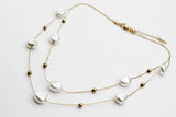COLLAR DOBLE CADENA COLA DE RATON PERLAS SINTETICAS ESFERAS DORADAS 42CM
