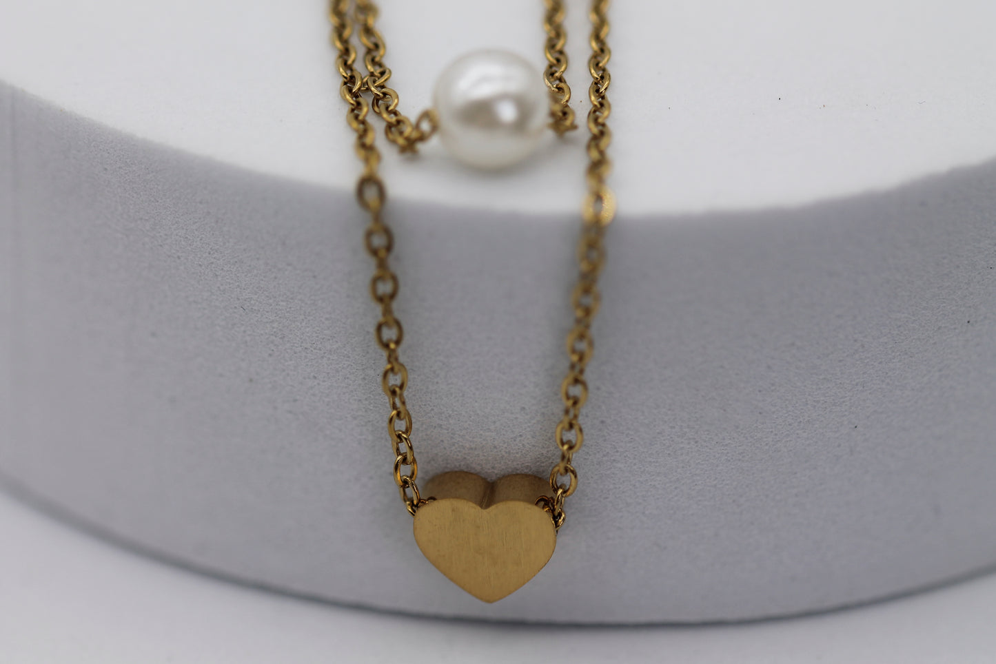 COLLAR DOBLE PERLA SINTETICA 40CM DE LARGO  CORAZON 44CM - DIJES 7MM, TONO DORADO