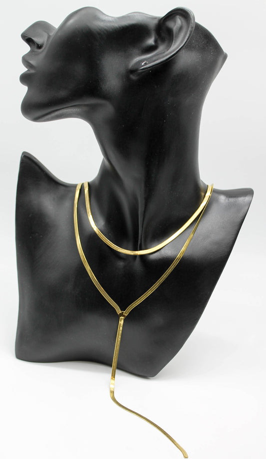 COLLAR DOBLE CADENA PLANCHADA SHOCKER Y CORBATIN; TONO DORADO