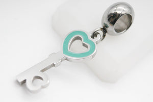 CHARM COLGANTE LLAVE CORAZON AZUL